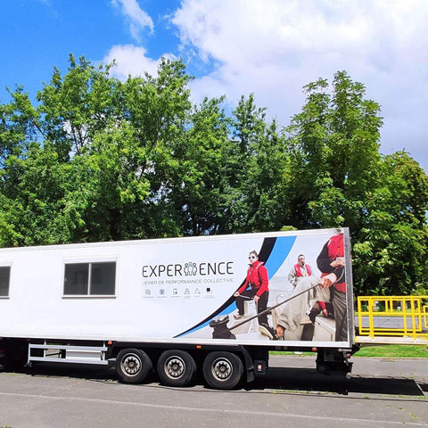 simulateur-pour-les-formations-d-entreprise-camion Visuel idée séminaire original le voilier